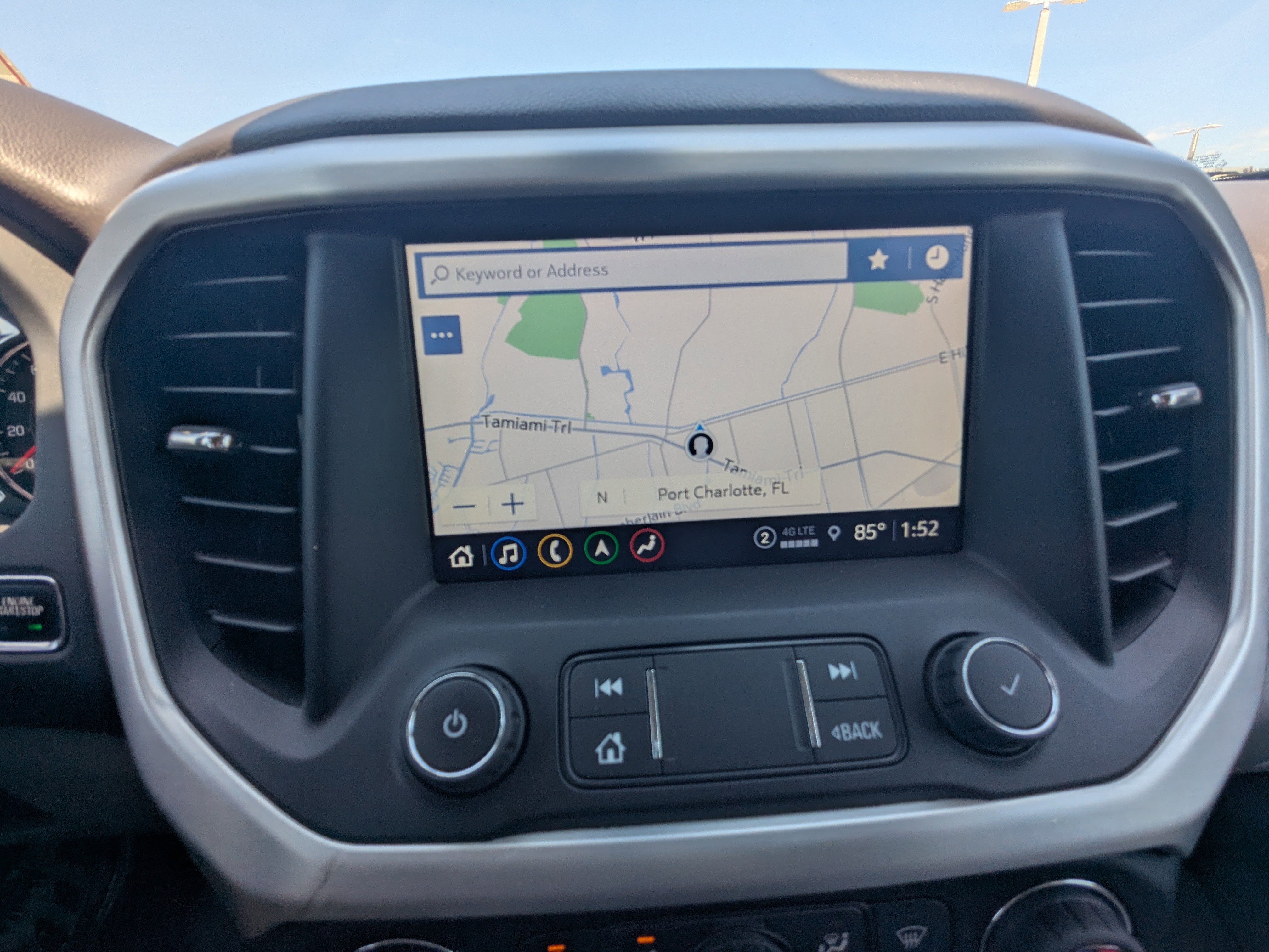Used 2021 GMC Acadia SLT w/ Premium Package image 29