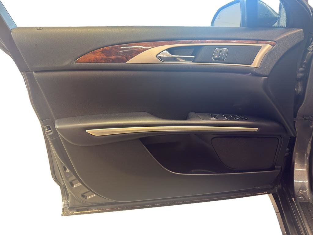 Used 2015 Lincoln MKZ w/ Equipment Group 102A Reserve FWD image 15
