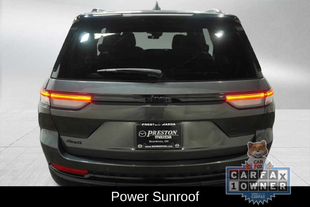 Used 2025 Jeep Grand Cherokee Altitude AWD/4WD image 7