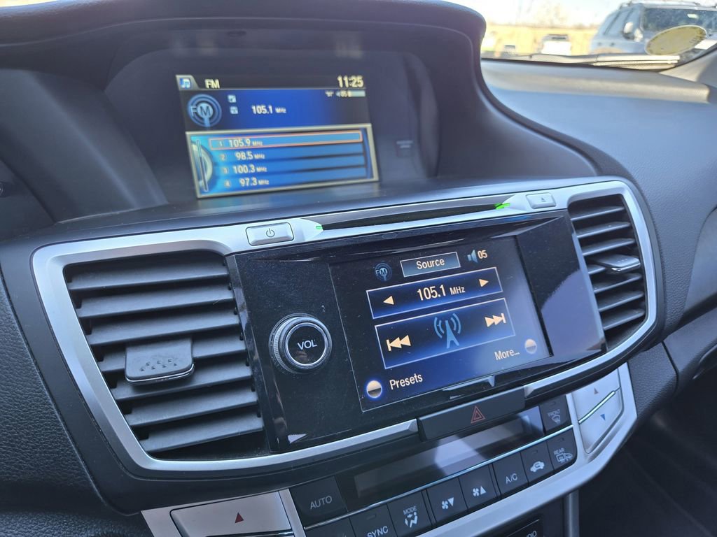 Used 2014 Honda Accord Touring image 10