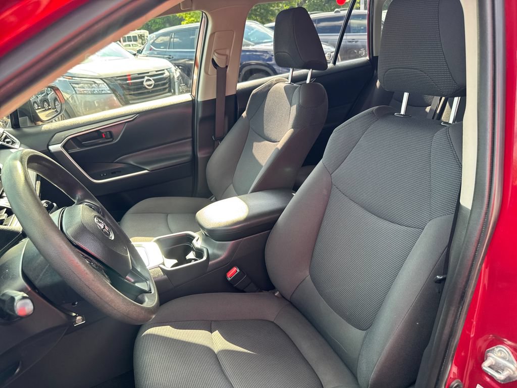 Used 2019 Toyota RAV4 LE w/ All Weather Liner Package AWD/4WD image 15
