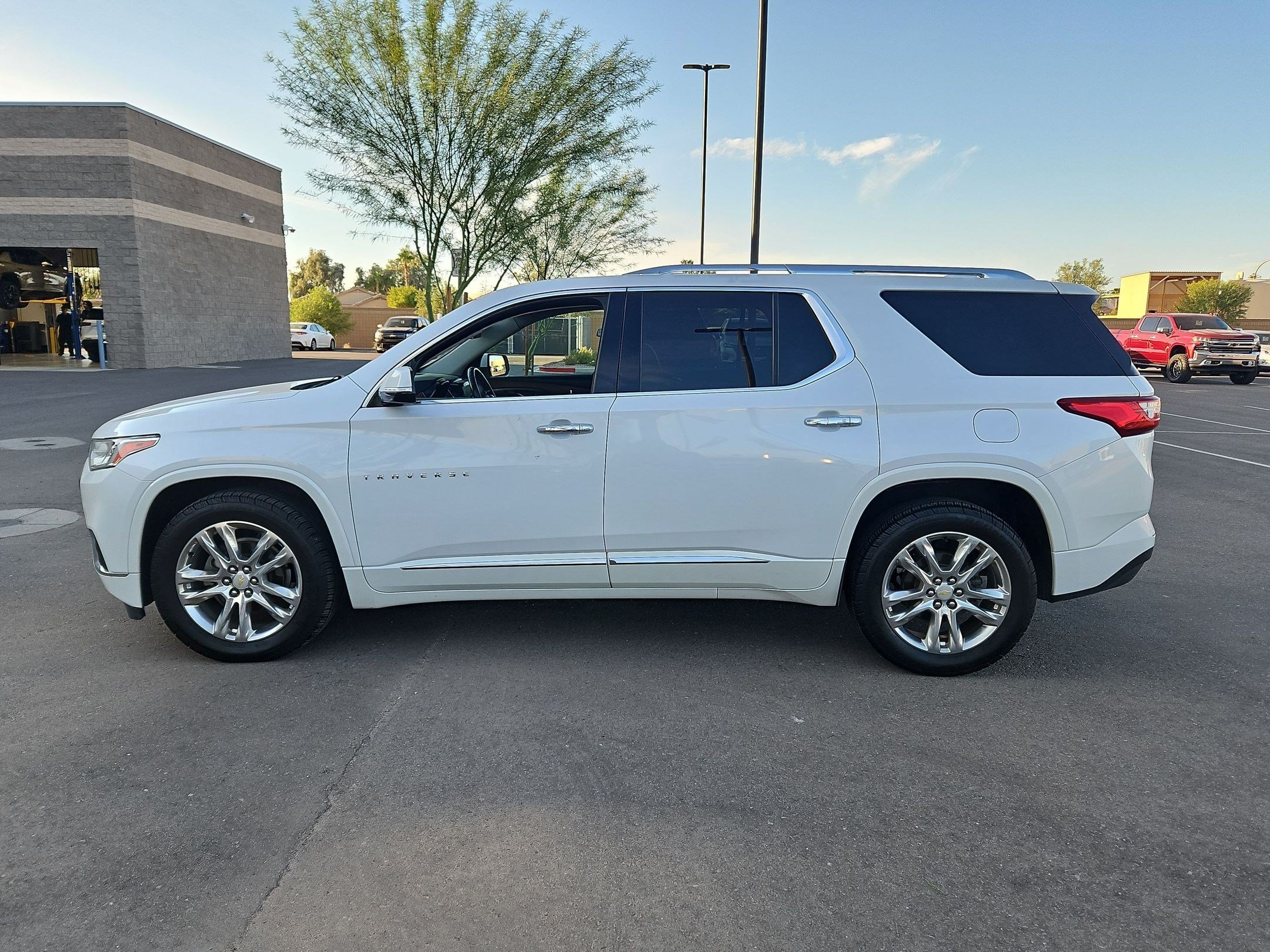 Certified 2019 Chevrolet Traverse High Country w/ LPO, Floor Liner Package AWD/4WD image 2