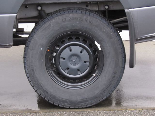 Used 2022 Mercedes-Benz Sprinter 144 Cargo image 39