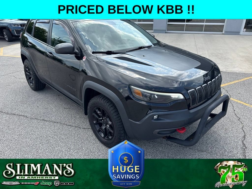 Used 2019 Jeep Cherokee Trailhawk w/ Cold Weather Group AWD/4WD video 1