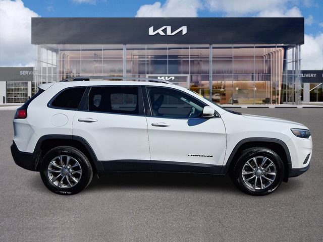 Used 2019 Jeep Cherokee Latitude Plus w/ Cold Weather Group AWD/4WD image 7