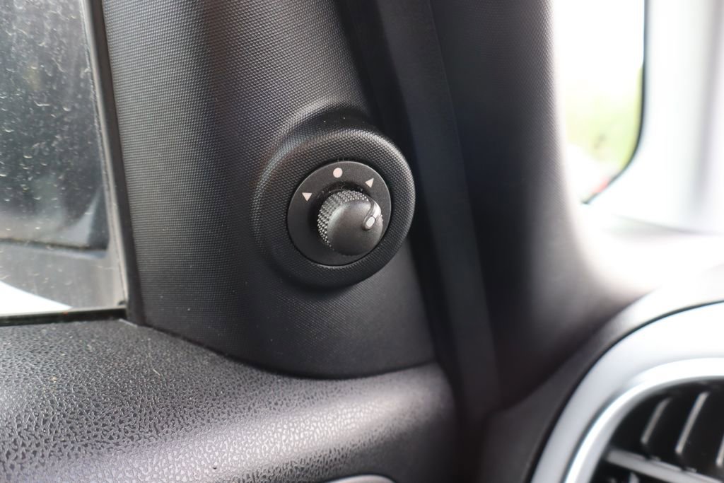 Used 2014 FIAT 500L Easy w/ Popular Equipment Group FWD image 22