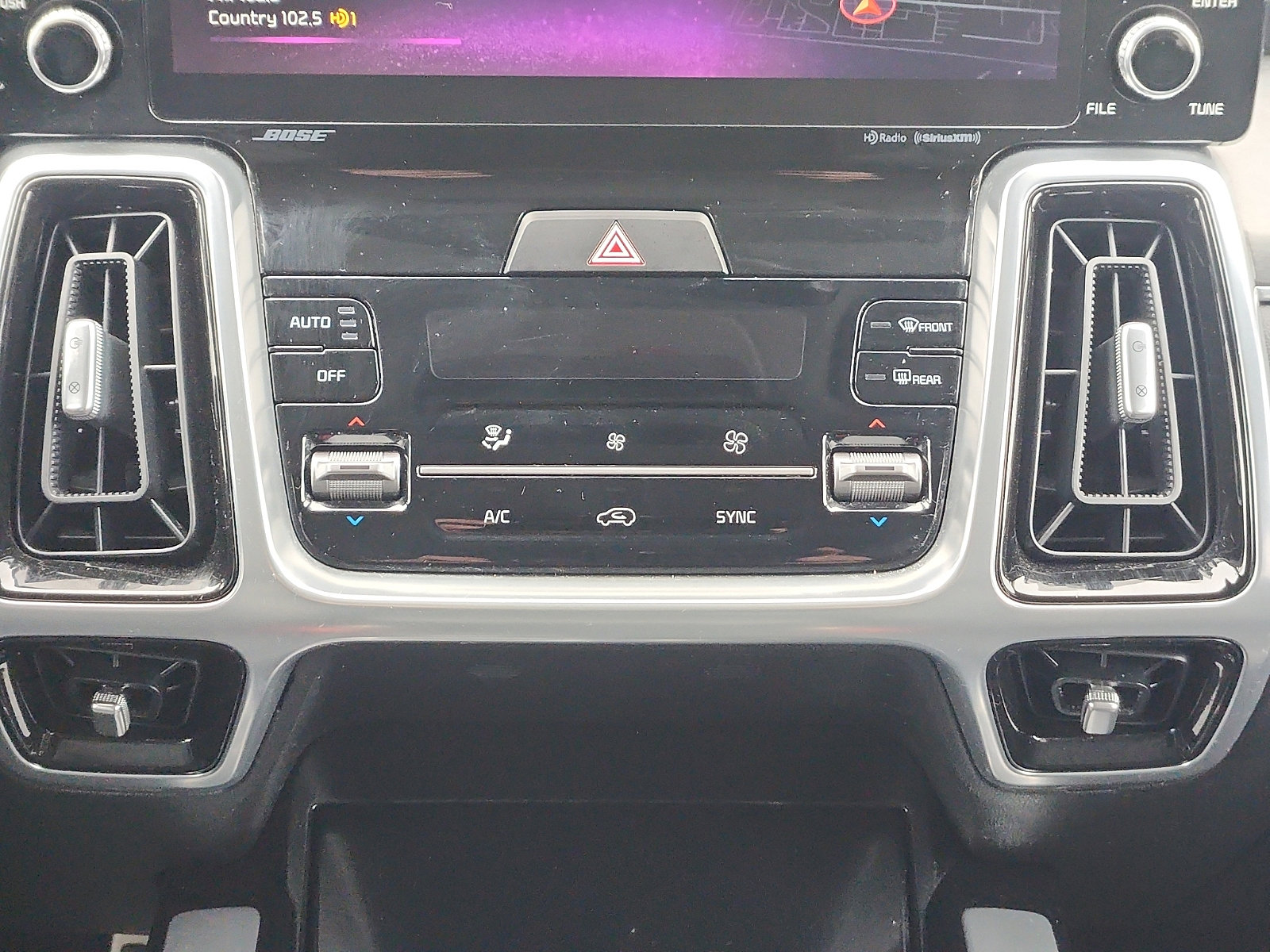 Used 2023 Kia Sorento SX image 18