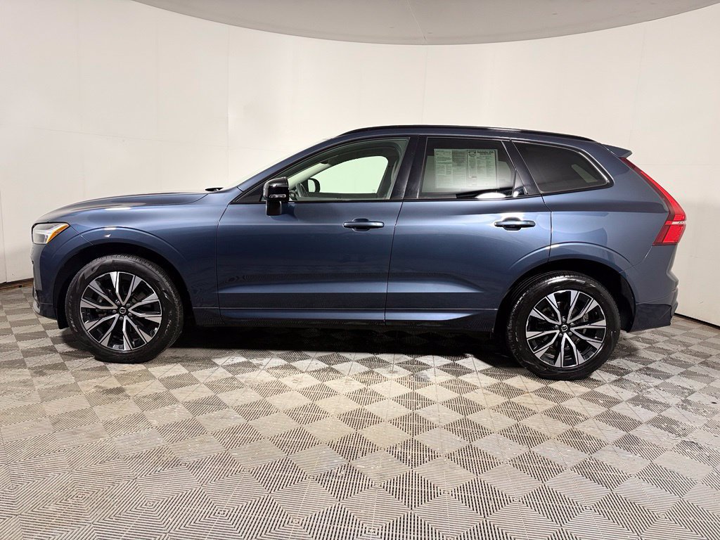 Used 2024 Volvo XC60 B5 Core w/ Protection Package Premier AWD/4WD image 3
