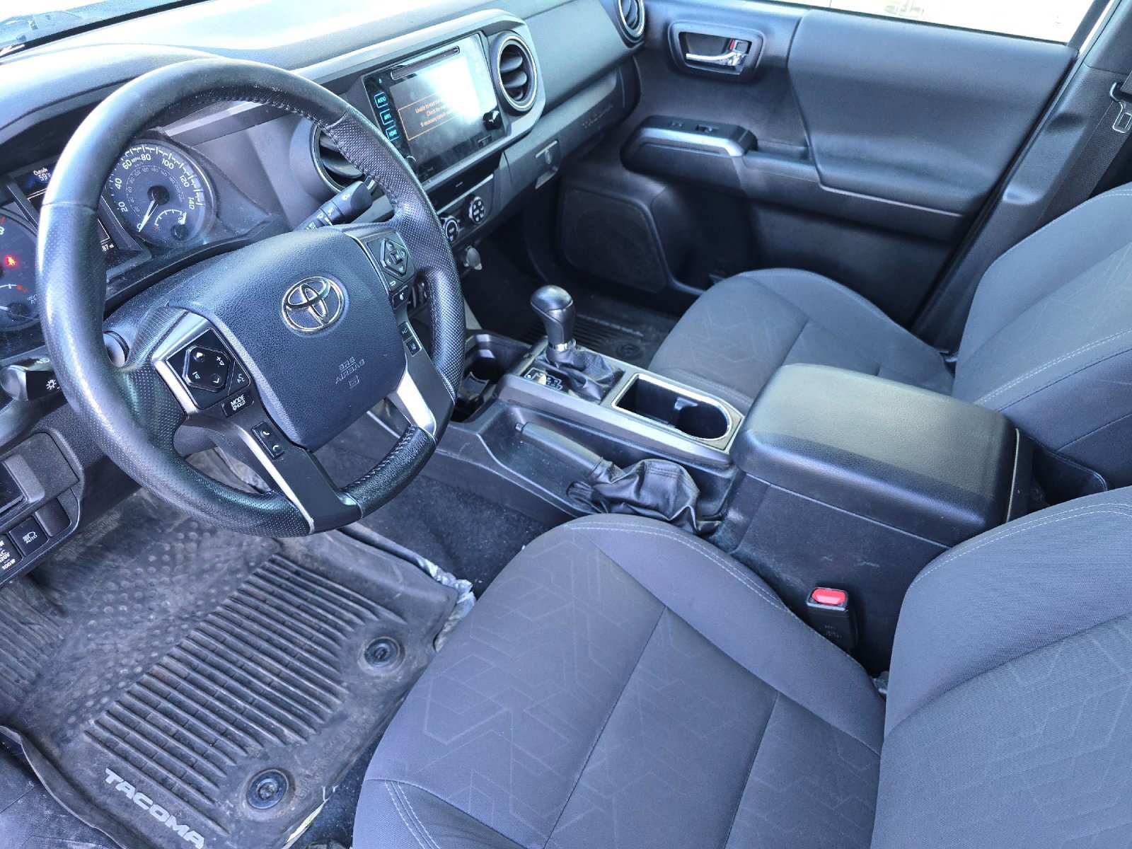 Used 2019 Toyota Tacoma TRD Off-Road image 9