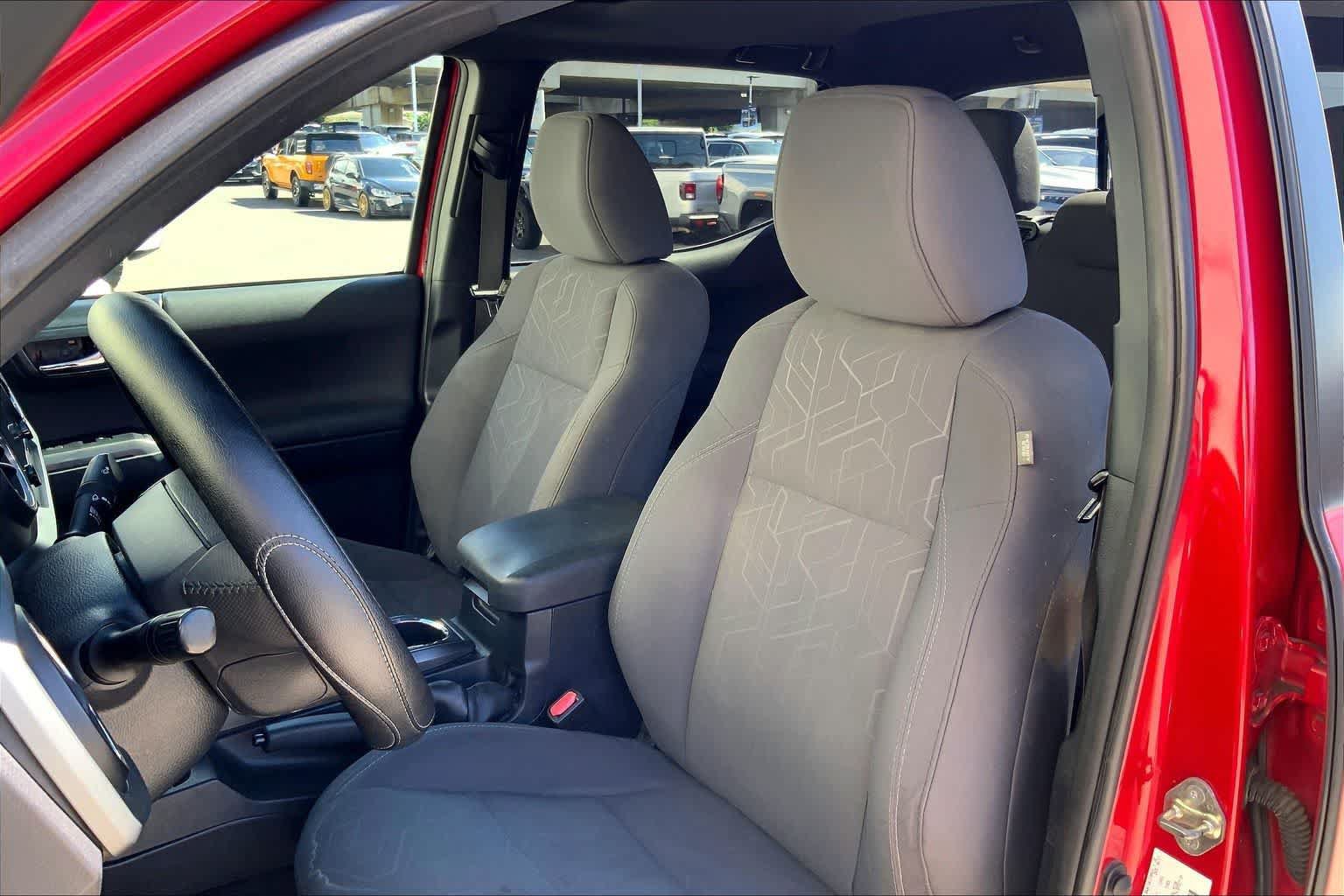 Used 2017 Toyota Tacoma TRD Sport RWD image 11