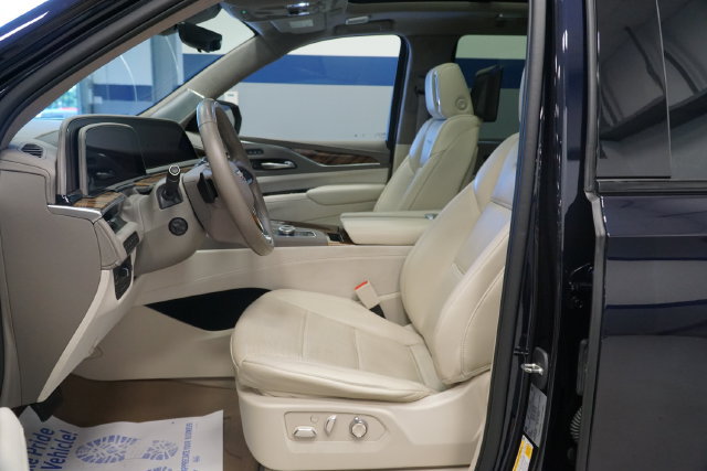 Certified 2022 Cadillac Escalade Sport Platinum AWD/4WD image 16