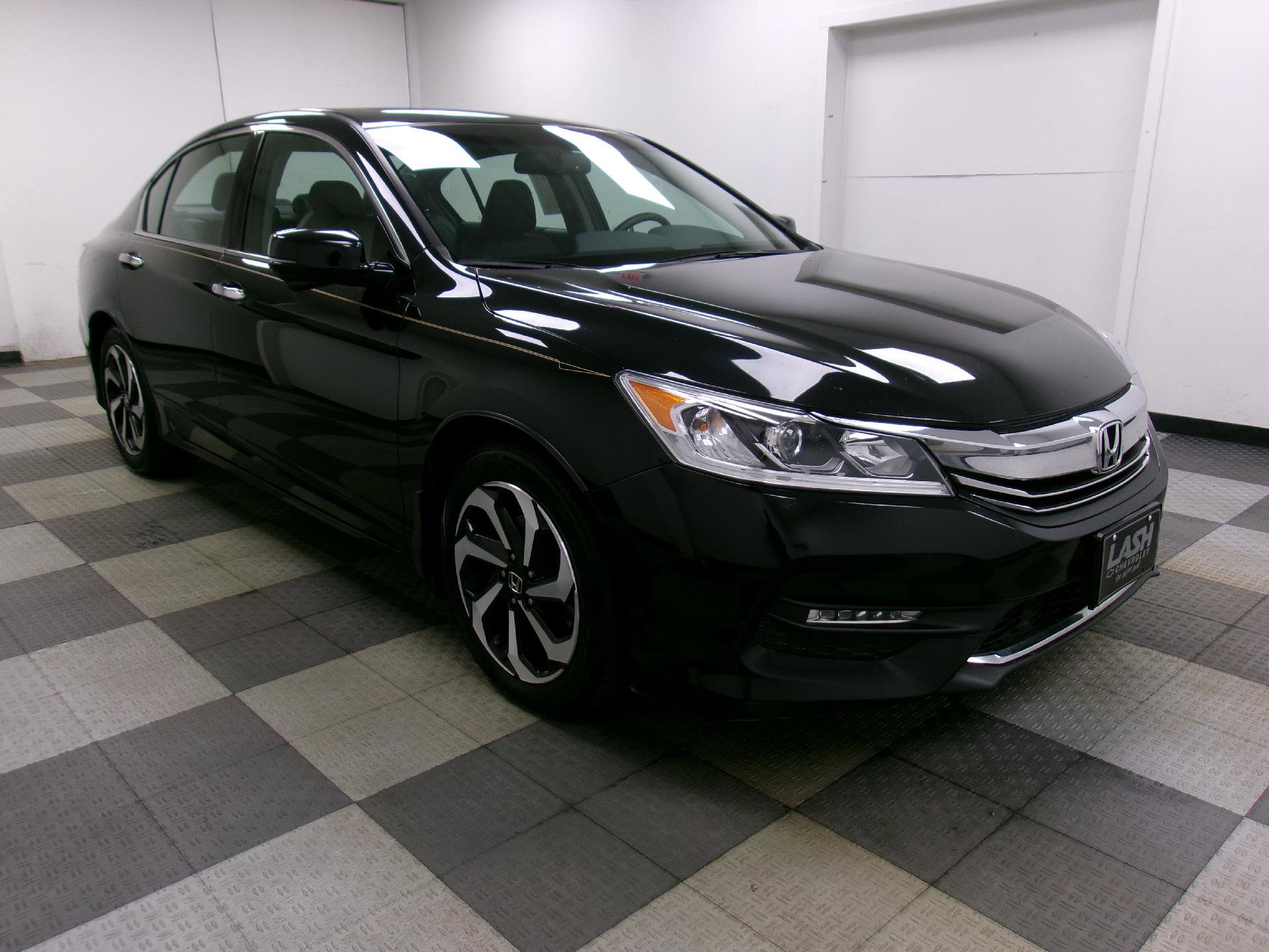 Used 2017 Honda Accord EX-L image 15