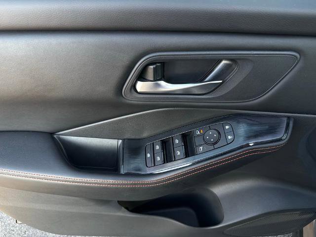 Certified 2025 Nissan Rogue SV AWD/4WD image 20