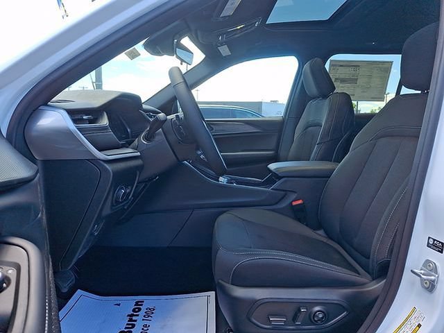 New 2026 Jeep Grand Cherokee Laredo X AWD/4WD image 9