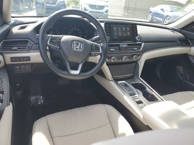 Used 2018 Honda Accord Touring image 10