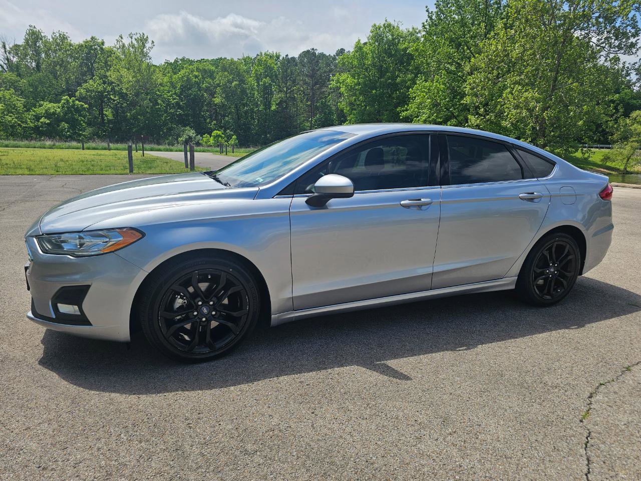 Used 2020 Ford Fusion SE w/ Equipment Group 151A FWD image 11