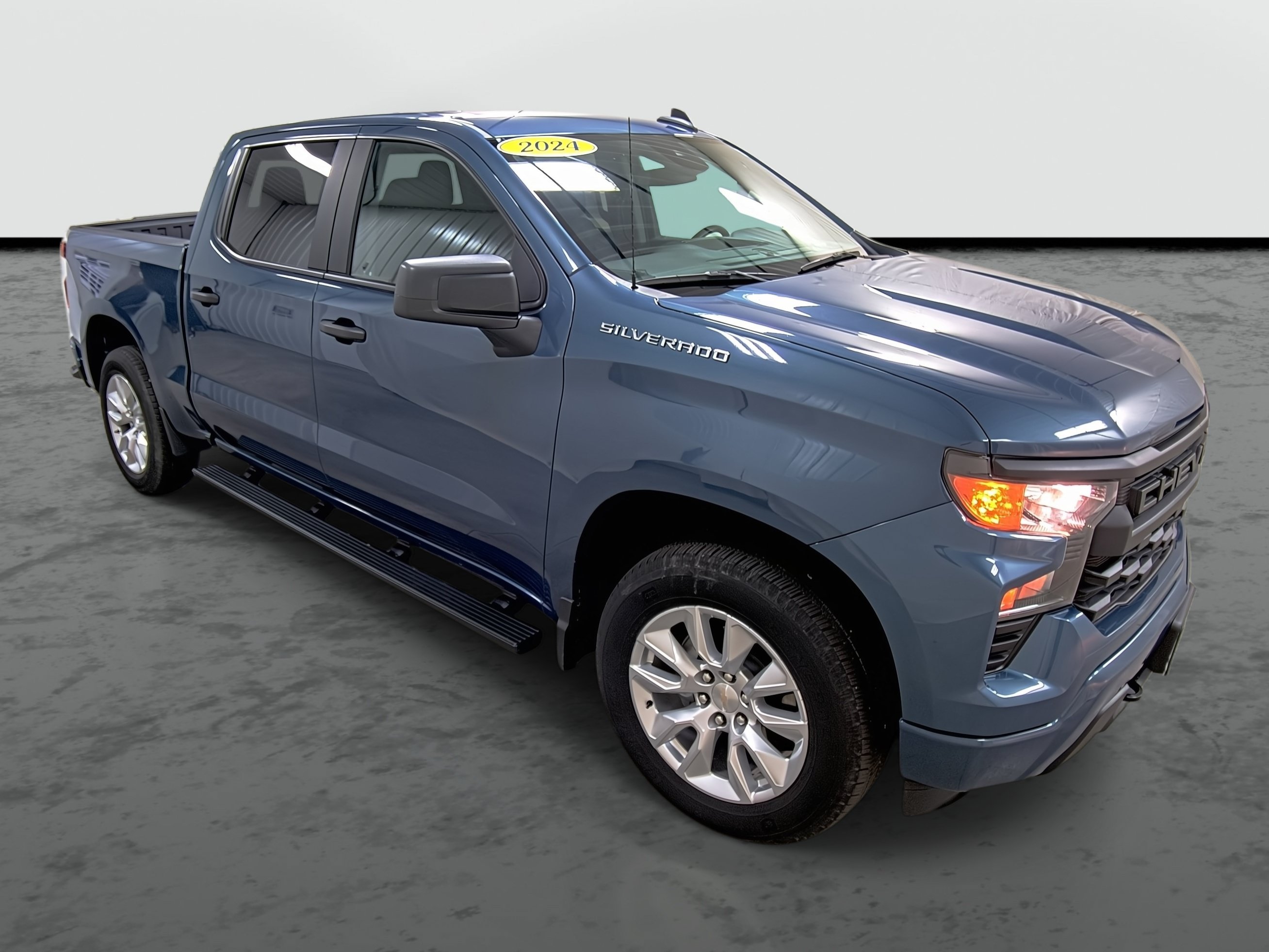 Used 2024 Chevrolet Silverado 1500 Custom AWD/4WD image 5