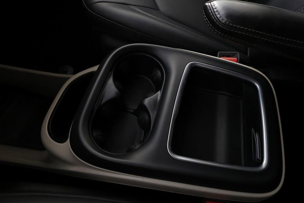 Used 2024 Chrysler Pacifica Select image 36