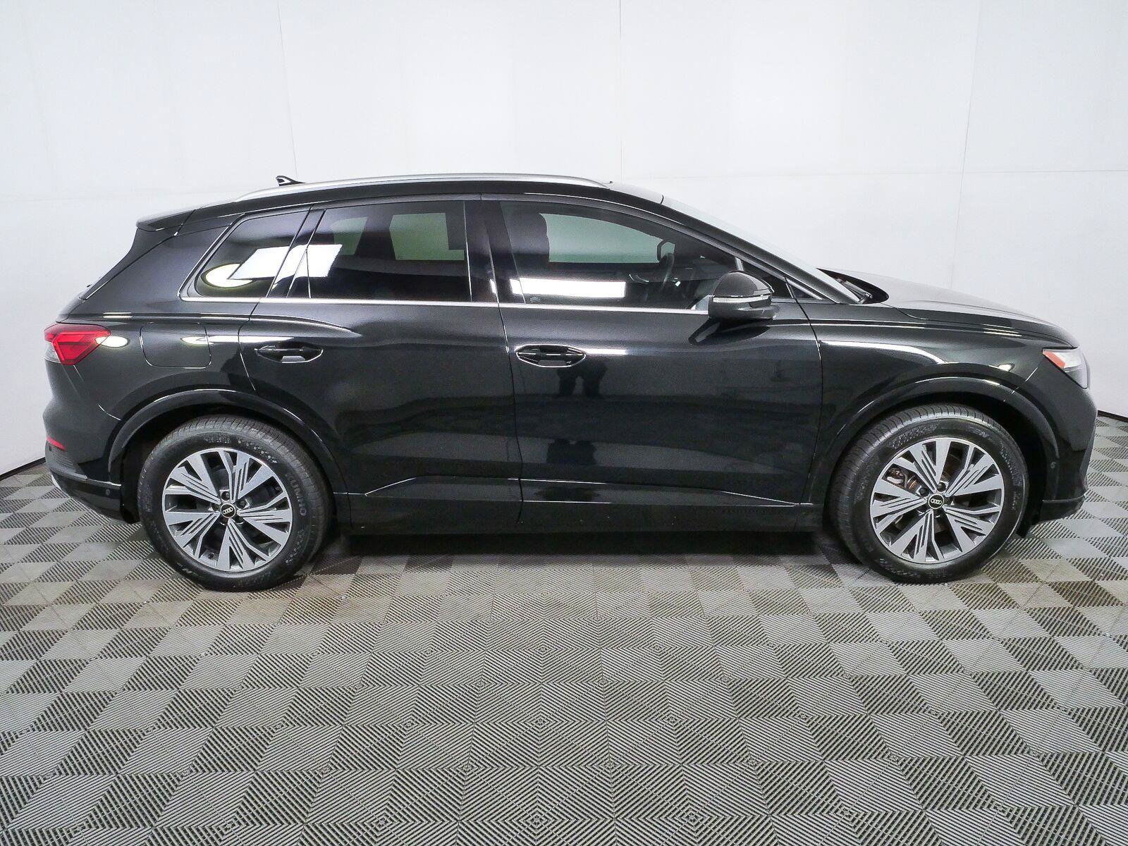 Used 2023 Audi Q4 e-tron Premium Plus w/ Premium Plus RWD image 2