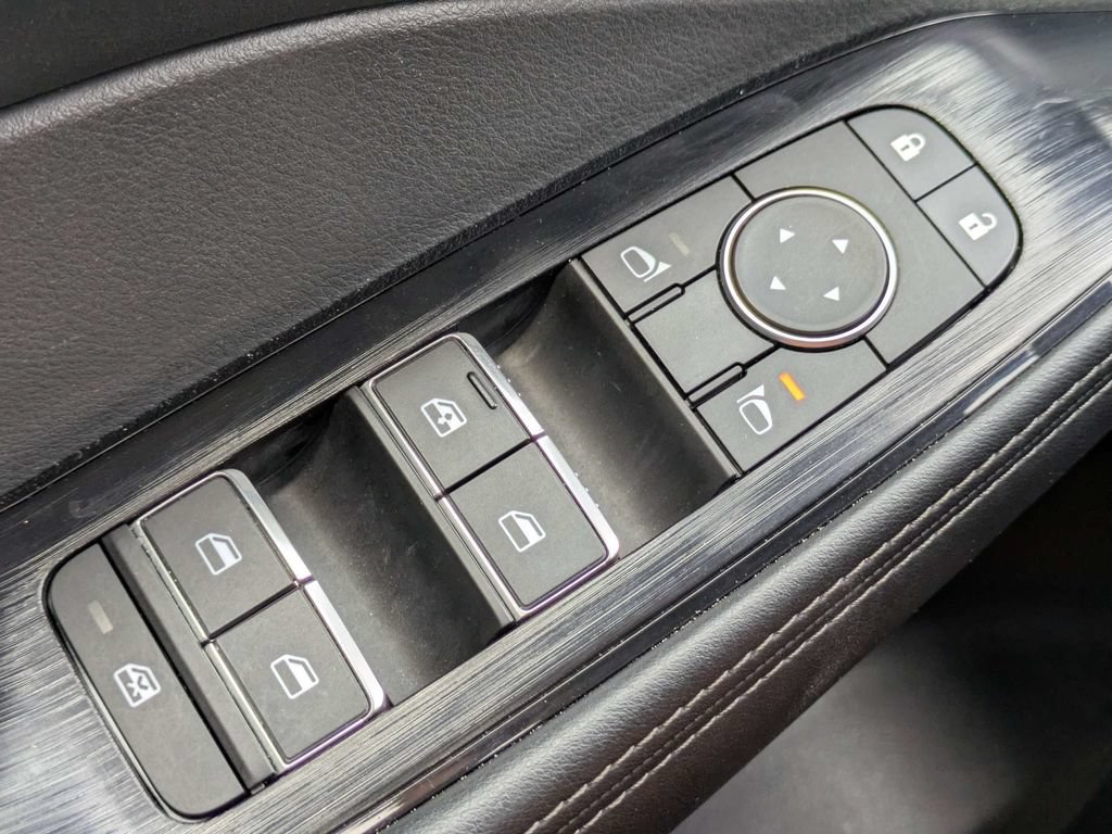 Used 2026 Nissan Rogue SL FWD image 25
