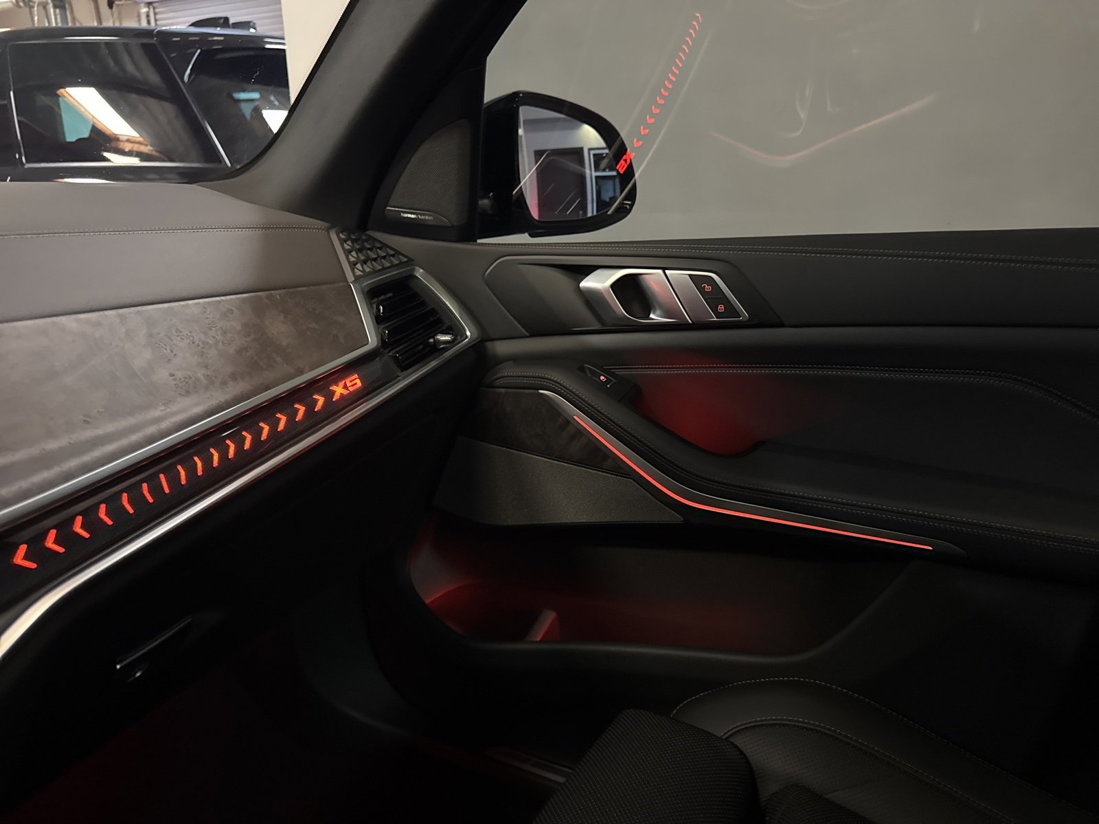 Used 2024 BMW X5 xDrive40i w/ M Sport Package image 36