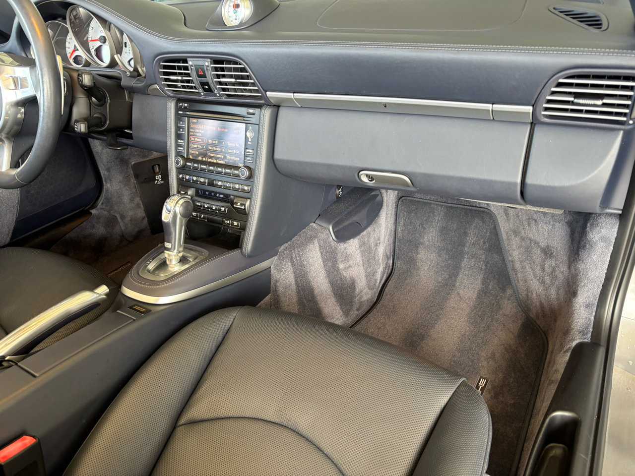 Used 2011 Porsche 911 Turbo image 28