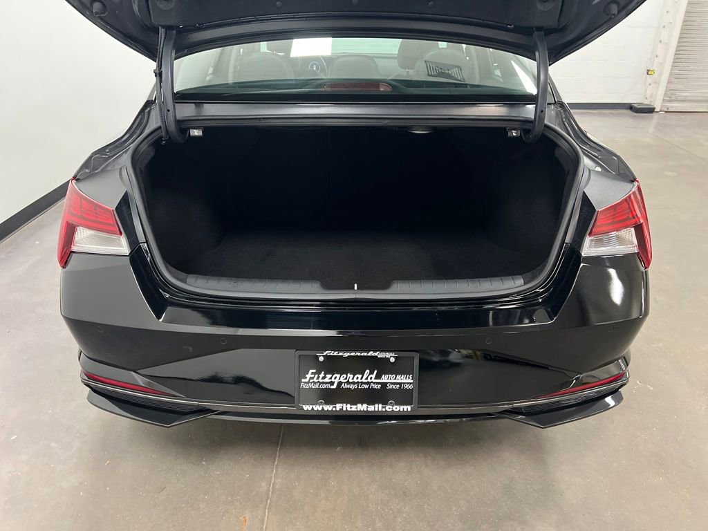 Used 2023 Hyundai Elantra Limited image 25