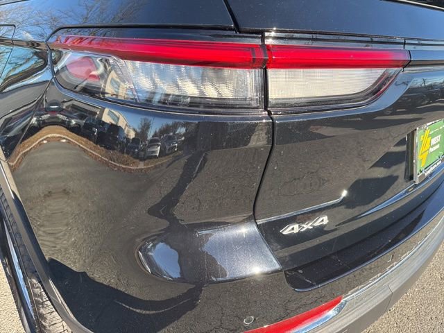 Used 2025 Jeep Grand Cherokee Laredo w/ Luxury Tech Group I image 37