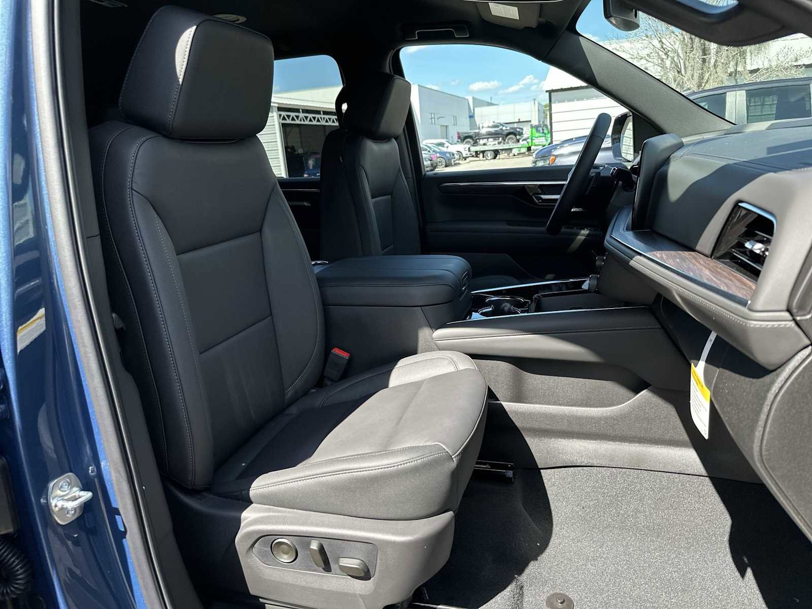 New 2026 Chevrolet Suburban LT w/ Comfort Package image 19