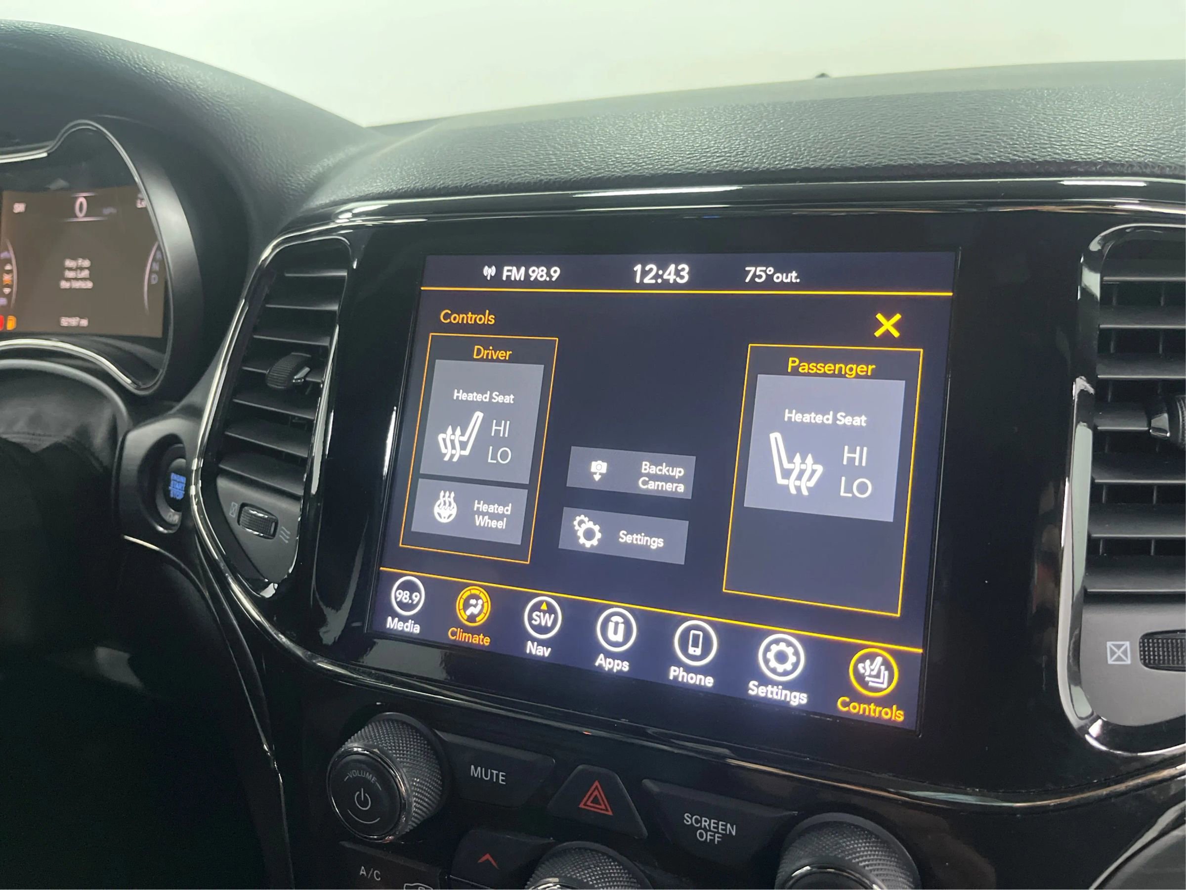 Used 2021 Jeep Grand Cherokee Limited X image 24