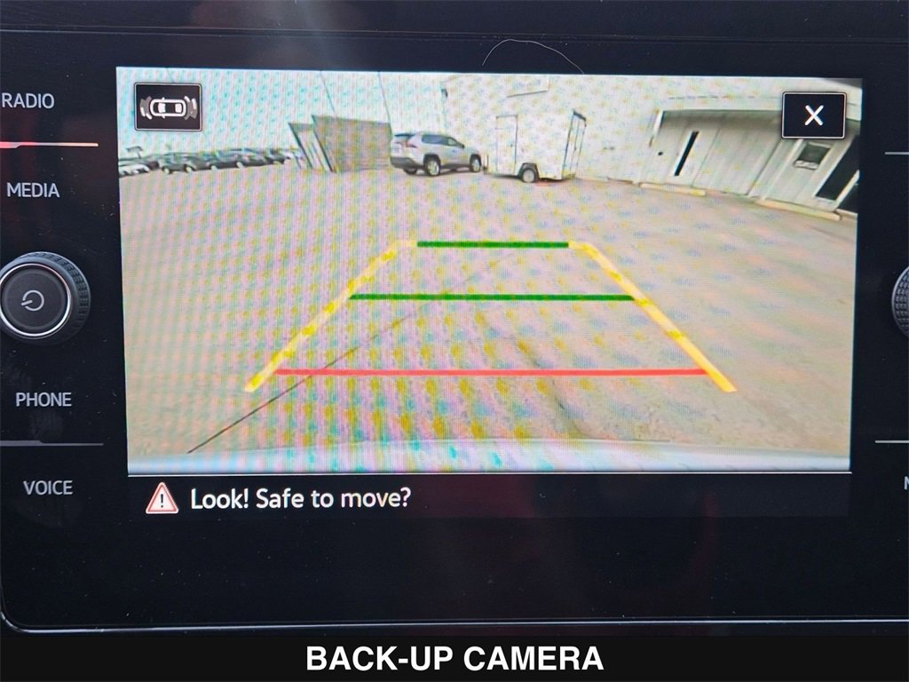 Used 2025 Volkswagen Taos SE image 37