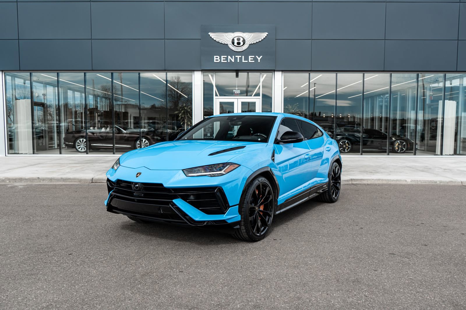 Used 2023 Lamborghini Urus S image 1