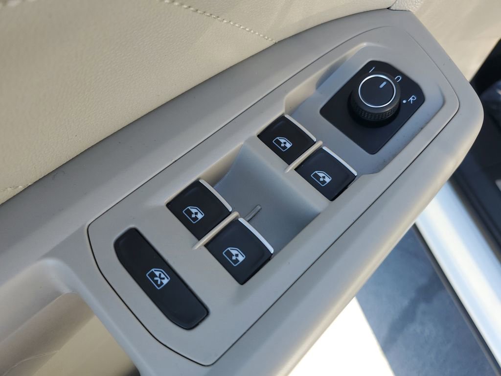 Used 2023 Volkswagen Atlas SE w/ Panoramic Sunroof Package image 23