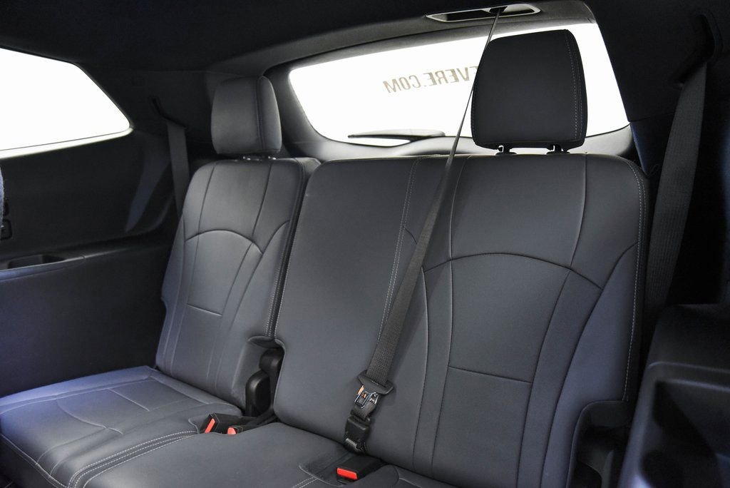 Used 2023 Buick Enclave Essence w/ Experience Buick Package image 13