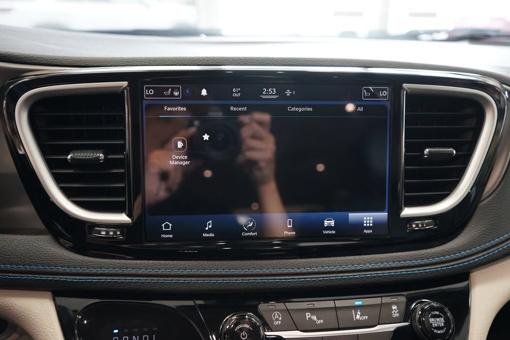 Used 2021 Chrysler Pacifica Touring-L w/ Uconnect Theater Family Group AWD/4WD image 39