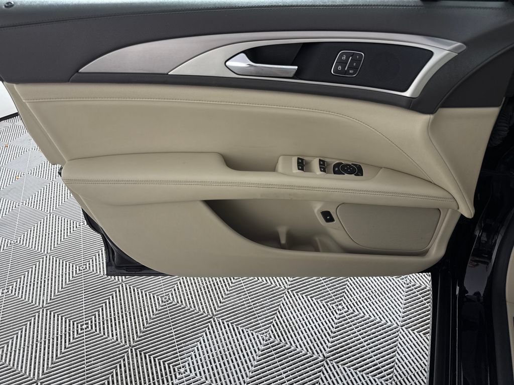Used 2018 Lincoln MKZ Premiere FWD image 10