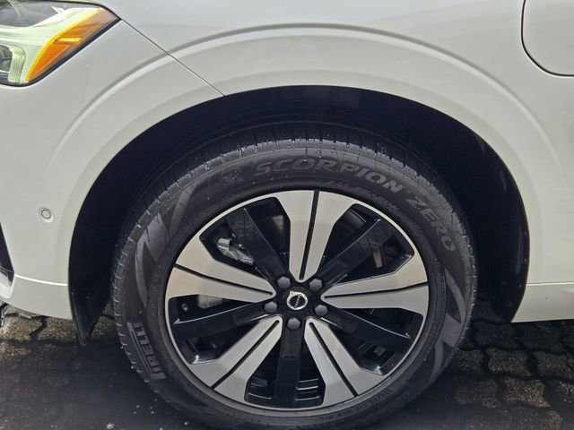 Used 2024 Volvo XC60 T8 Plus image 12