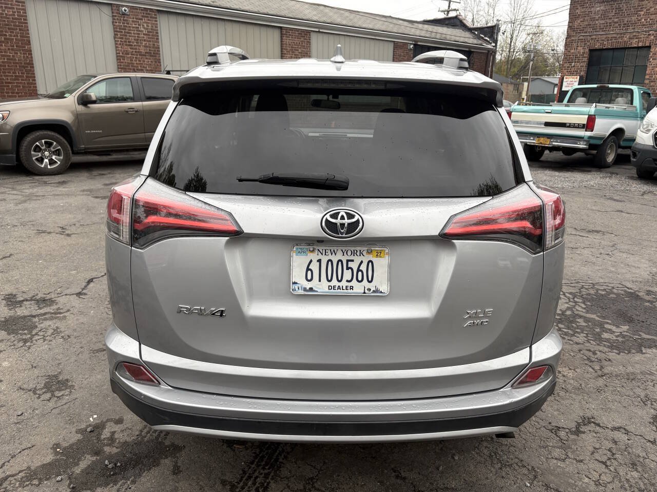 Used 2016 Toyota RAV4 XLE AWD/4WD image 14