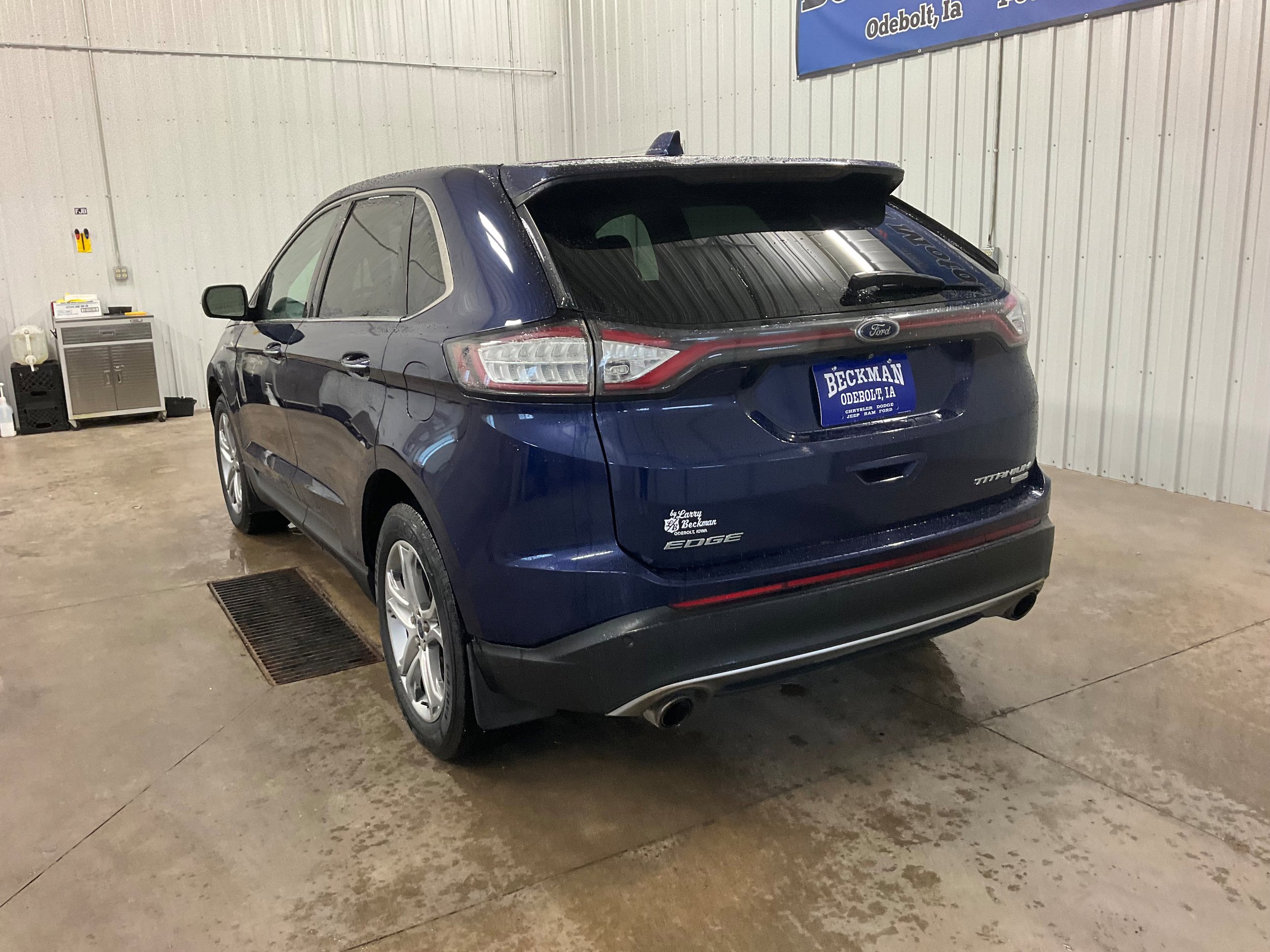 Used 2016 Ford Edge Titanium w/ Technology Package FWD image 3