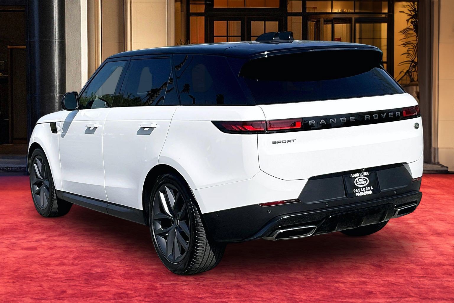 Used 2023 Land Rover Range Rover Sport SE AWD/4WD image 10