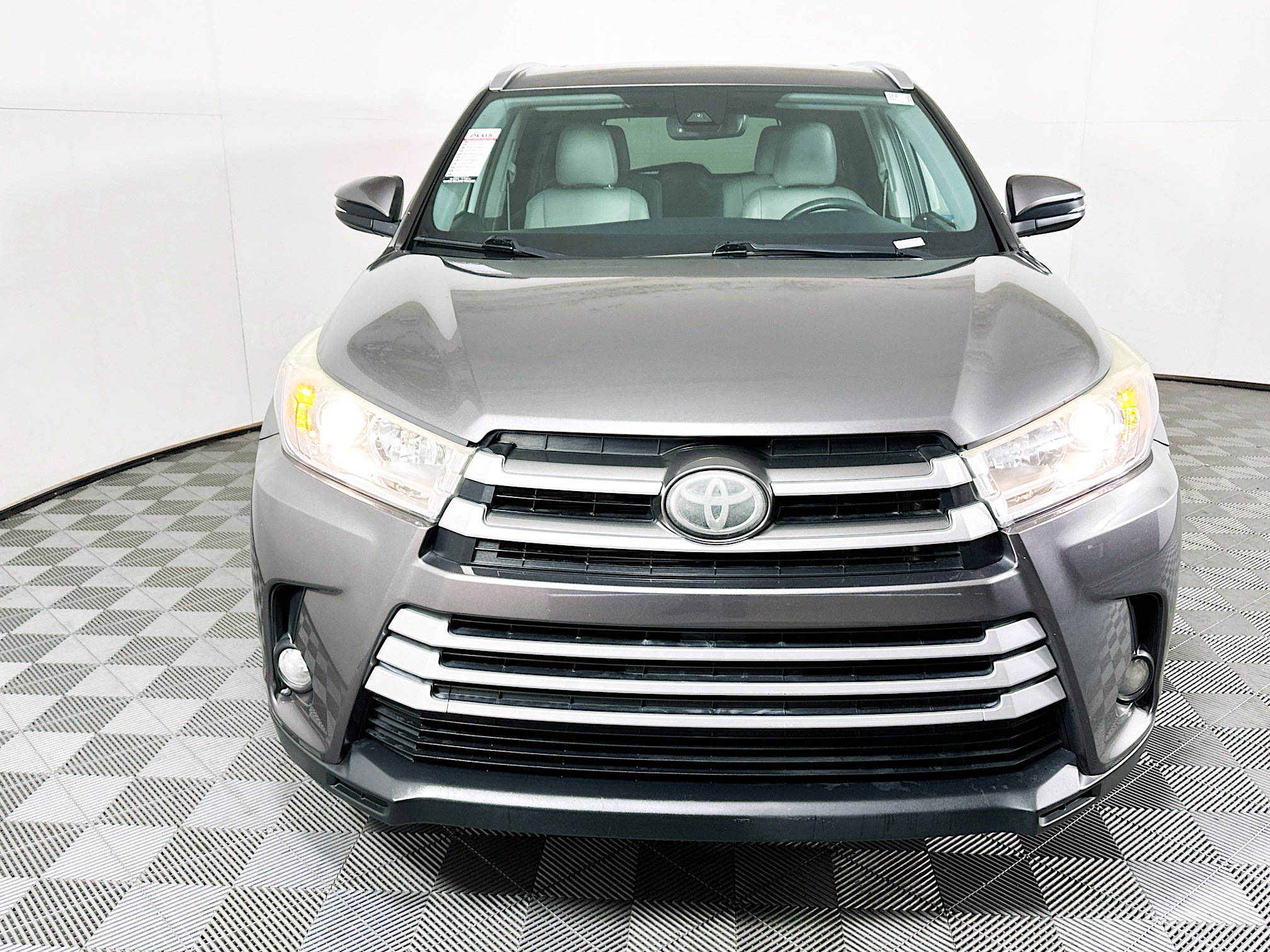 Used 2019 Toyota Highlander XLE FWD image 8