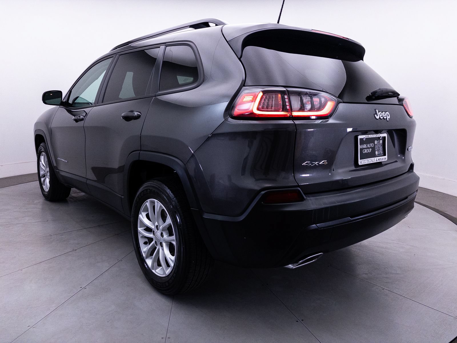 Used 2022 Jeep Cherokee Latitude Lux w/ Sun & Sound Group AWD/4WD image 16