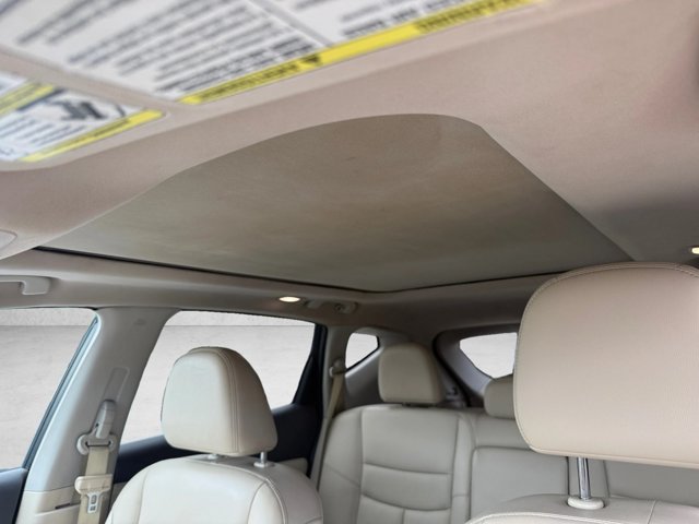 Used 2017 Nissan Murano Platinum w/ Platinum Technology Package FWD image 16