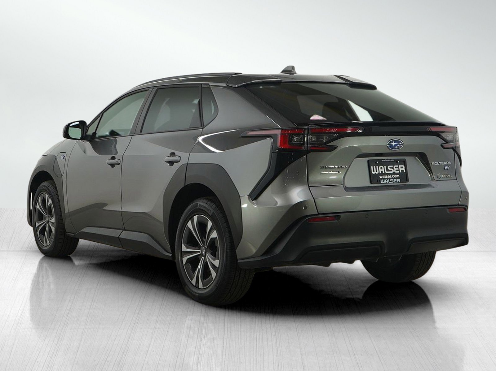Used 2024 Subaru Solterra Premium image 3