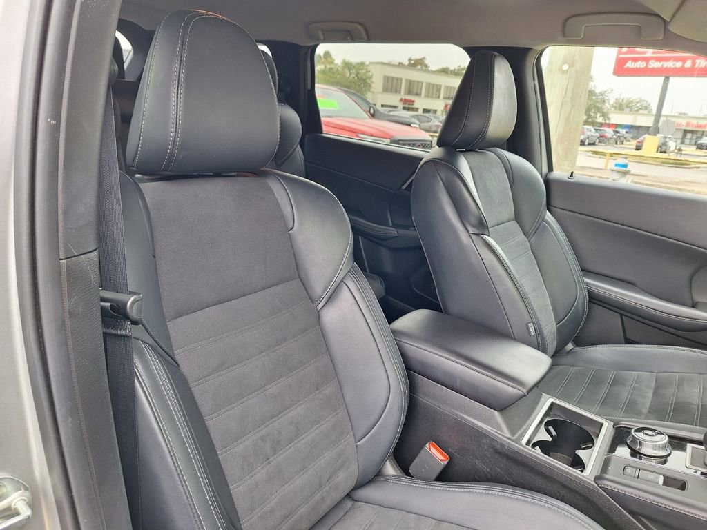 Used 2024 Mitsubishi Outlander SE Black Edition image 26