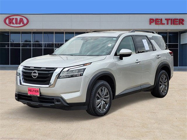 Used 2022 Nissan Pathfinder SV w/ SV Premium Package image 3