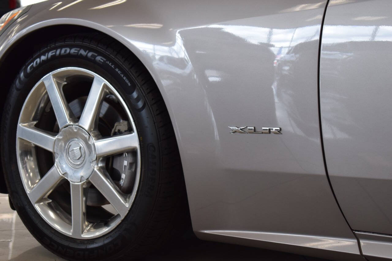 Used 2005 Cadillac XLR RWD image 27