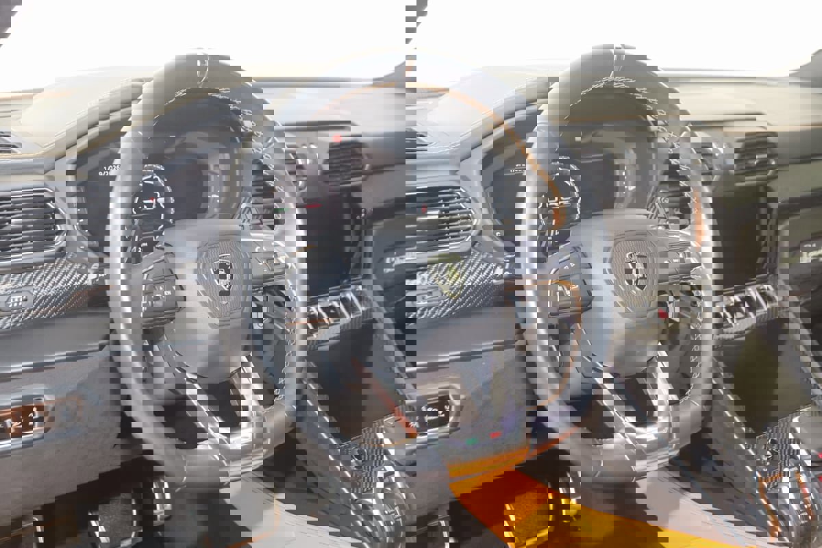 Used 2021 Lamborghini Urus image 6