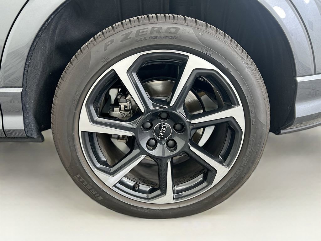 Used 2025 Audi Q3 2.0T Premium Plus w/ Premium Plus Package image 29