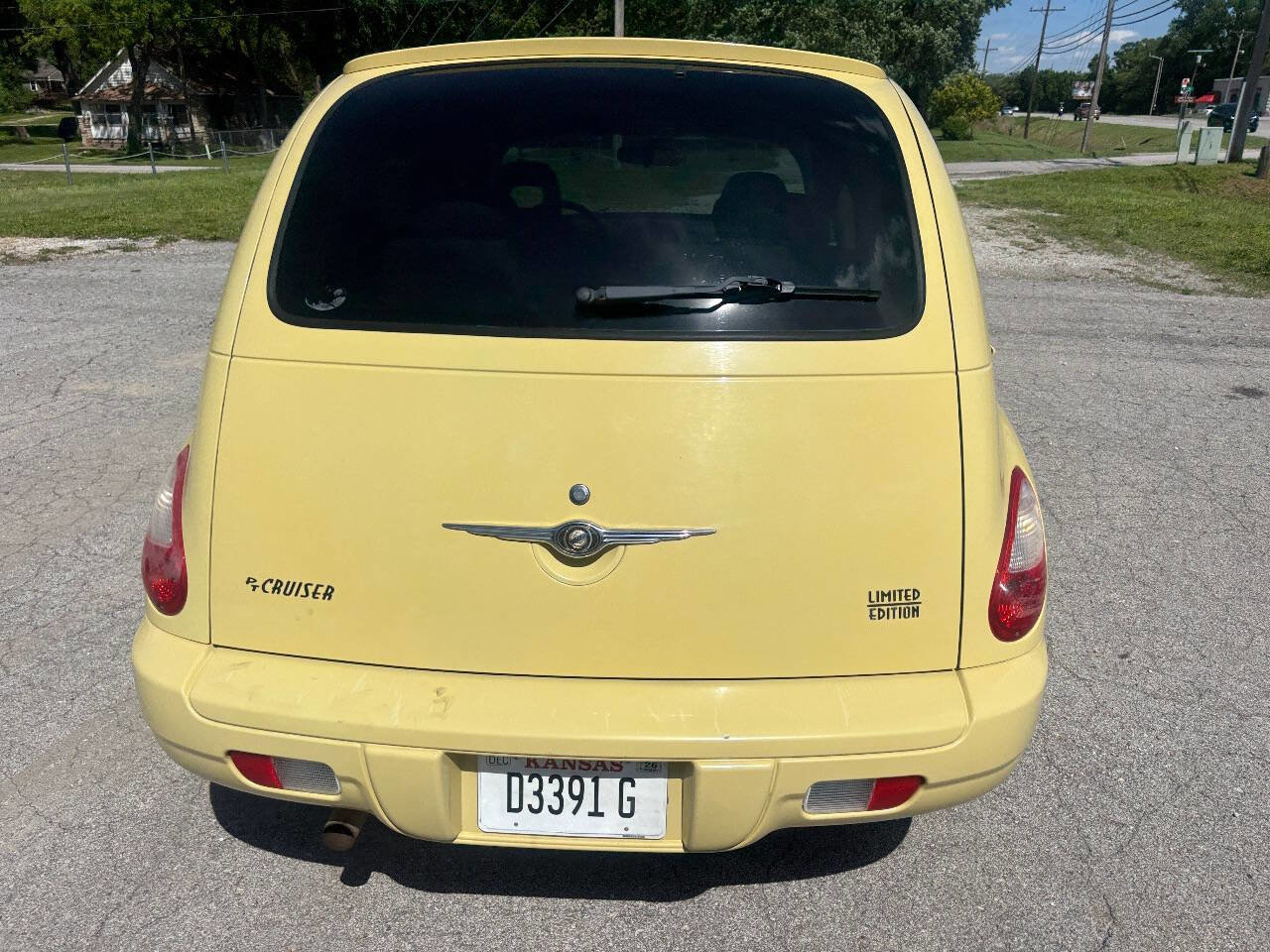Used 2007 Chrysler PT Cruiser Limited FWD image 6